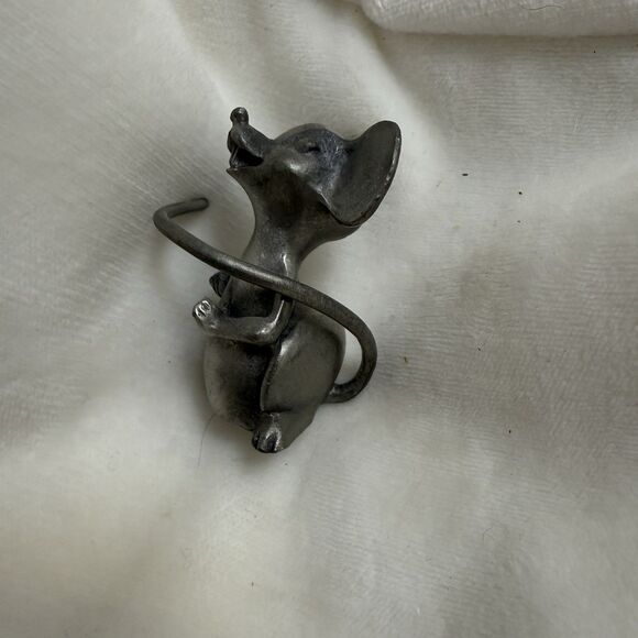 Vintage Hudson WF Fine Pewter Figurine Big Ears Mouse Seated Tail Wrapped Around - Picture 3 of 5